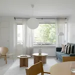 Lägenhet And Spacious For 7