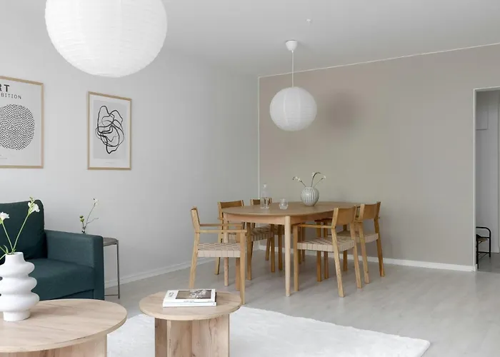 And Spacious For 7 Apartment